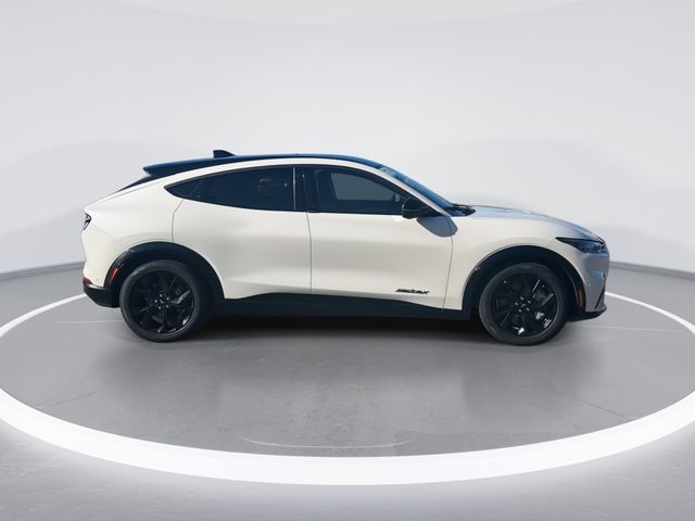 Used 2023 White Ford Premium image 4