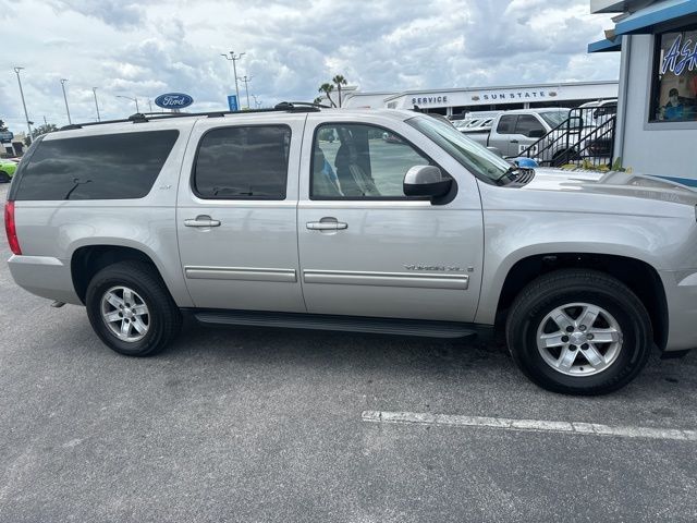 2009 GMC Yukon XL SLT 1500 photo
