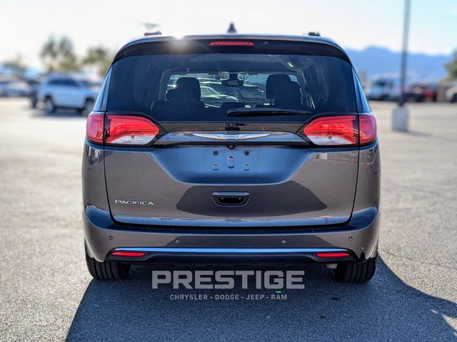 2017 Chrysler Pacifica Touring L 8