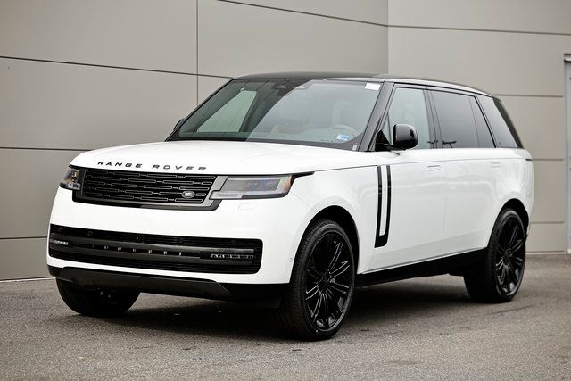 2026 Land Rover Range Rover P530 SE LWB AWD