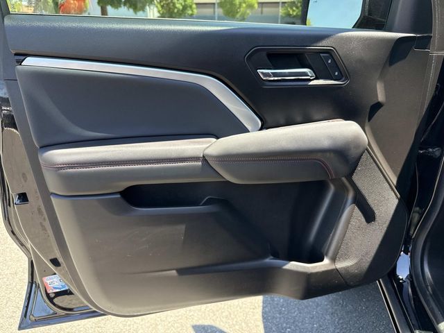 Used 2023 Black Chevrolet Z71 image 25