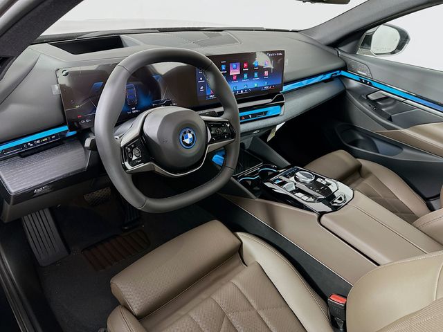 2025 BMW i5 xDrive40 9