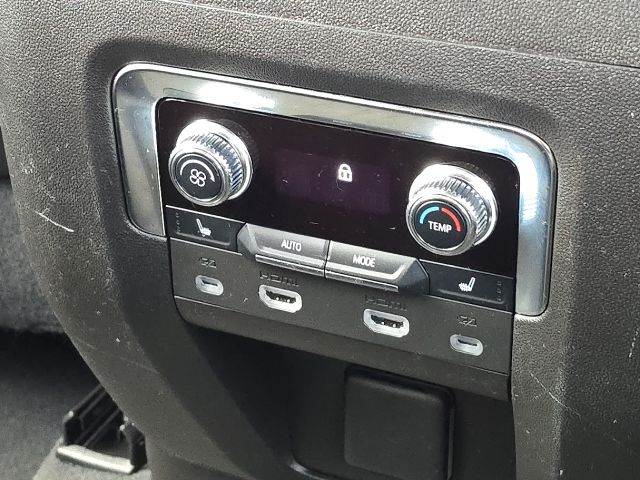 2023 GMC Yukon Denali Ultimate:C02667