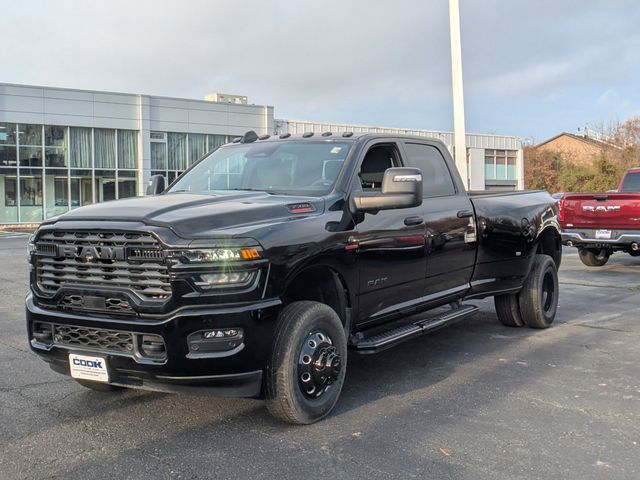 2025 RAM 3500 Big Horn Crew Cab LB DRW 4WD