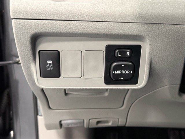 Used 2013 Gray Toyota L image 11