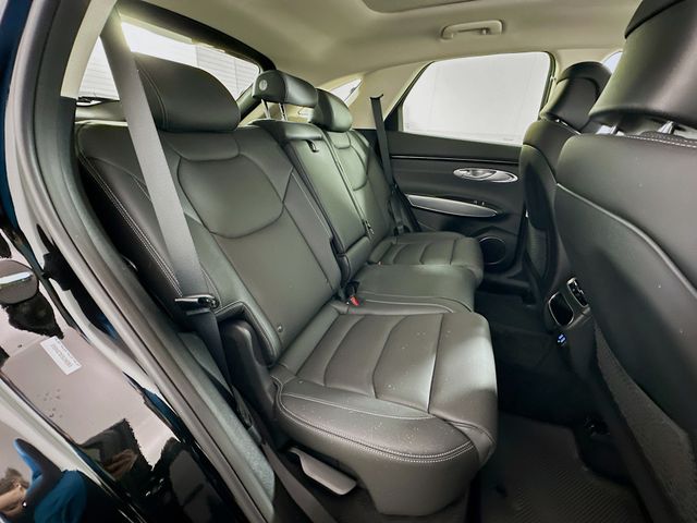 2025 Genesis GV70 Select 28