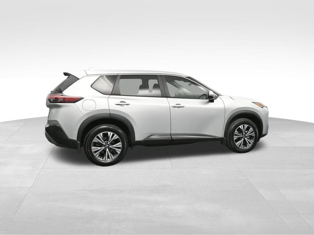 2022 Nissan Rogue SV 3