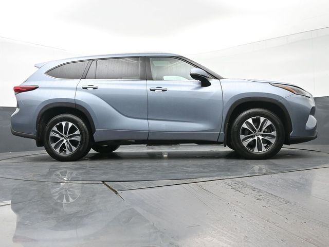 2021 Toyota Highlander XLE 34