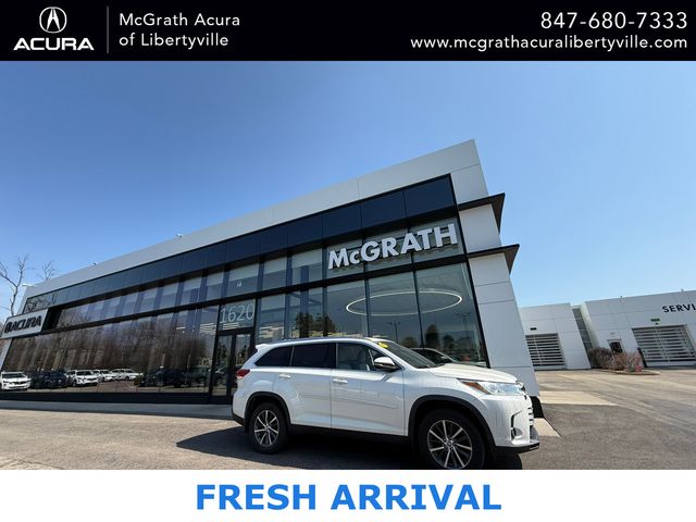 White (Blizzard Pearl) 2019 Toyota Highlander XLE AWD SUV / Crossover All-Wheel Drive 8-Speed Automatic
