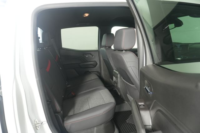 Used 2023 White Chevrolet Z71 image 28