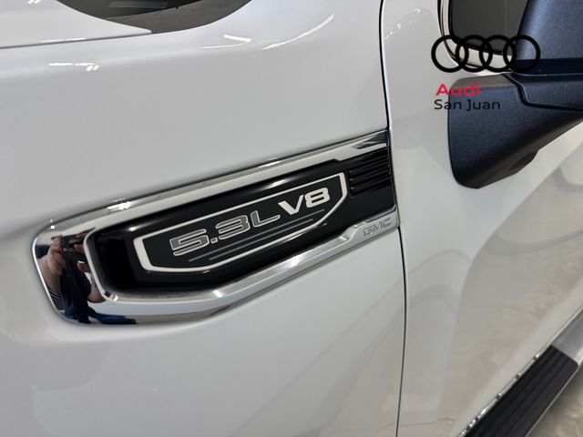 Used 2022 White GMC SLT image 5