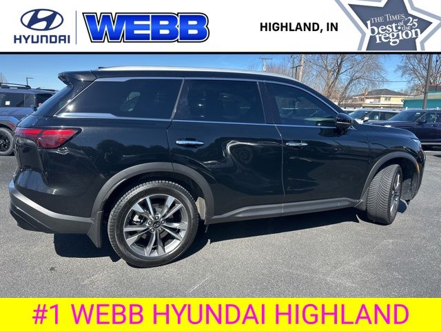 Used 2023 Black INFINITI LUXE image 4