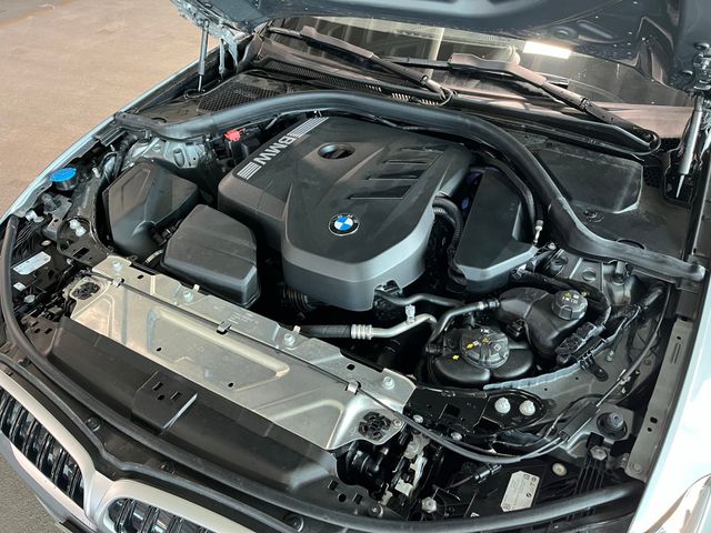 2025 BMW 3 Series 330i - Photo 16