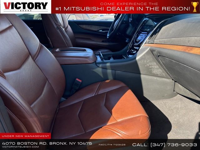 2020 Cadillac Escalade Luxury photo