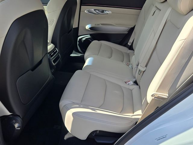 2027 Genesis Gv70