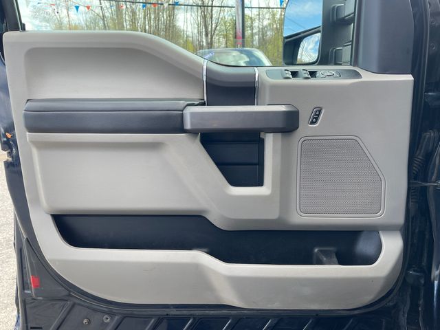 2022 Ford F-250SD XLT - Blue Metallic exterior view 9