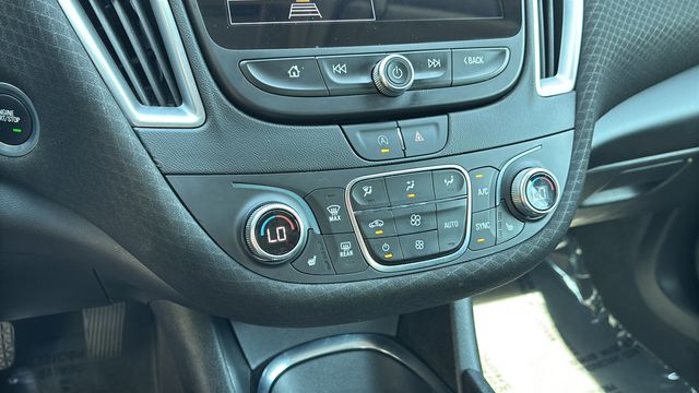 Used 2025 White Chevrolet LT image 30