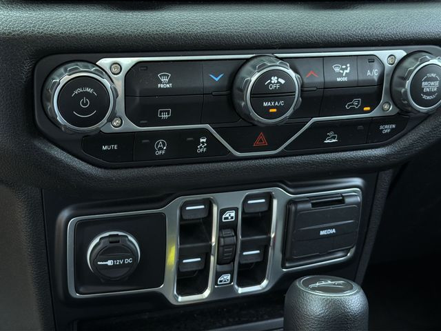 Used 2024 Gray Jeep Nighthawk image 27
