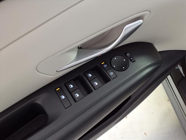 2025 Hyundai Tucson SE photo