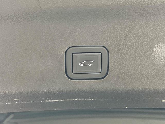 Used 2024 Silver GMC Denali Ultimate image 30