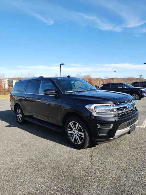 2024 Ford Expedition Limited's photo