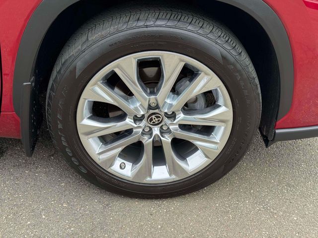 used 2023 Toyota Highlander car, priced at $43,268