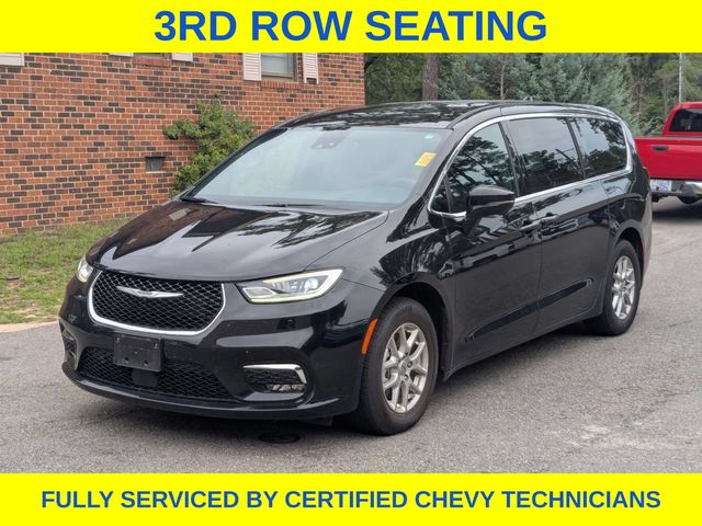 Used 2025 Chrysler Pacifica Van