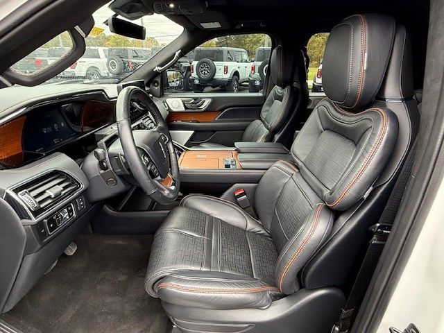 Certified Used 2024 White Lincoln Black Label image 15