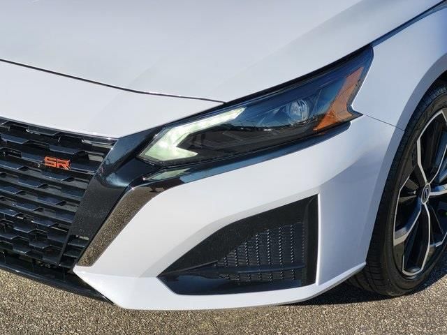 New 2025 Gray Nissan 2.5 SR image 7