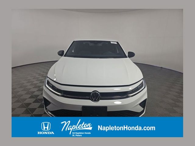 Pure White 2025 Volkswagen Jetta Sedan Front-Wheel Drive 8-Speed Automatic