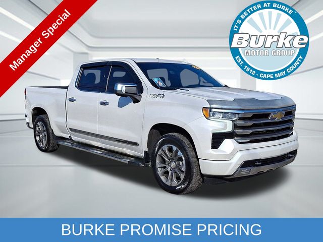 White (Iridescent Pearl Tricoat) 2022 Chevrolet Silverado 1500 Pickup Truck Four-Wheel Drive Automatic