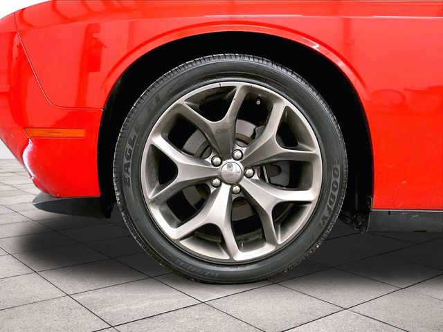 2016 Dodge Challenger SXT - 7