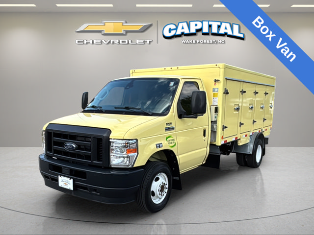 Used 2022 Yellow Ford Base image 2