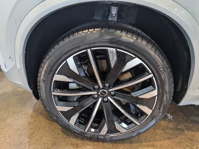 New 2026 Gray Volvo T8 Plus image 7