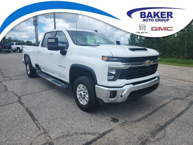 Summit White 2025 Chevrolet Silverado 2500HD Pickup Truck Four-Wheel Drive Automatic