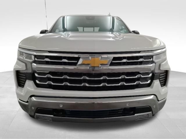 2022 Chevrolet Silverado 1500 LTZ — photo 2