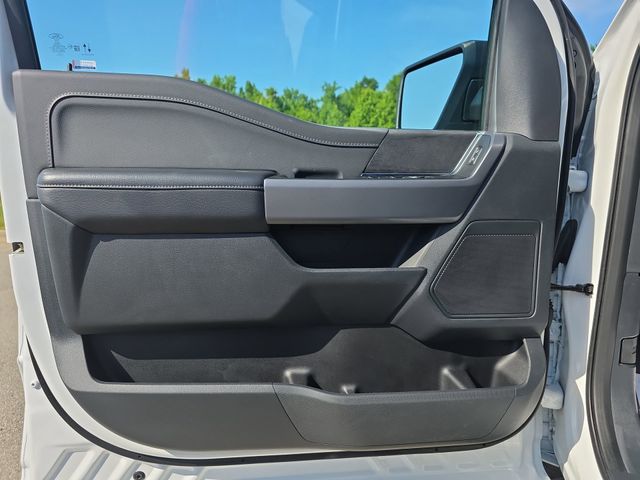 Used 2025 Oxford White Ford XLT image 26