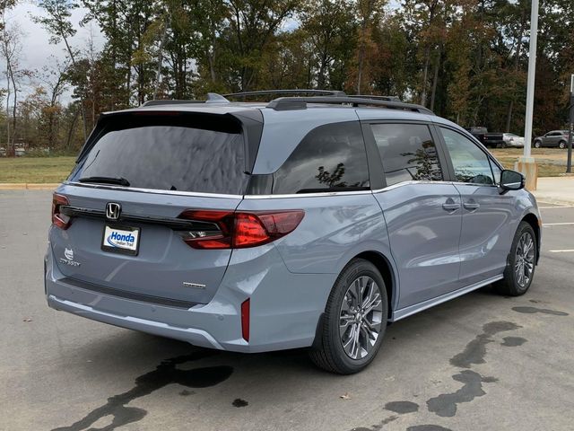 2025 Honda Odyssey Touring 10