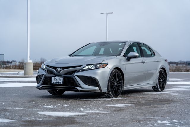 2021 Toyota Camry XSE 3