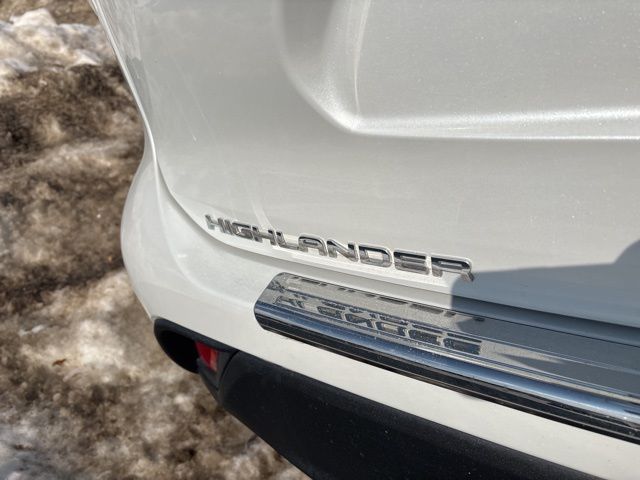 used 2023 Toyota Highlander car, priced at $35,841