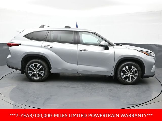 2022 Toyota Highlander Hybrid XLE 8