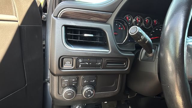 Used 2021 Gray Chevrolet Z71 image 21