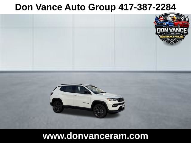 Bright White Clearcoat 2026 Jeep Compass Latitude 4WD SUV / Crossover Four-Wheel Drive 8-Speed Automatic
