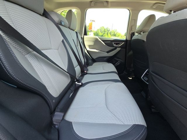 2023 Subaru Forester Premium:B02302