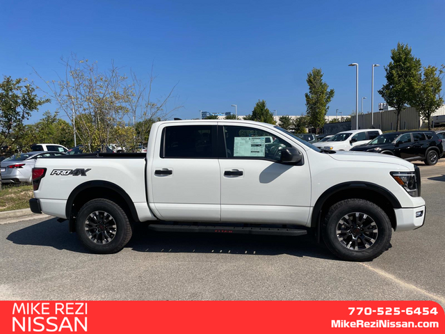 2024 Nissan Titan PRO-4X 2