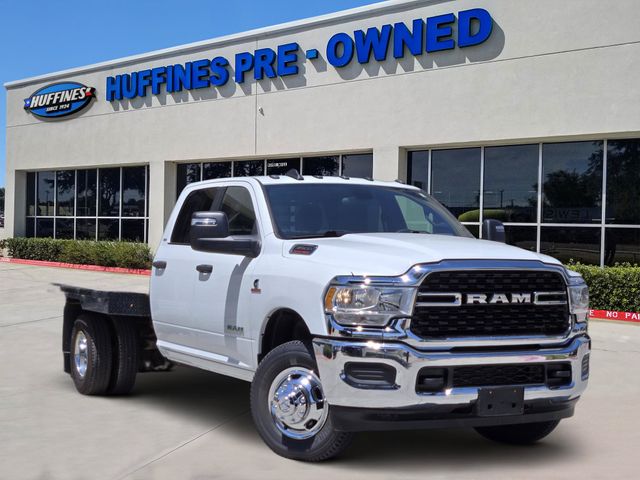 Bright White Clearcoat 2024 RAM 3500 Chassis Pickup Truck Four-Wheel Drive 6-Speed Automatic
