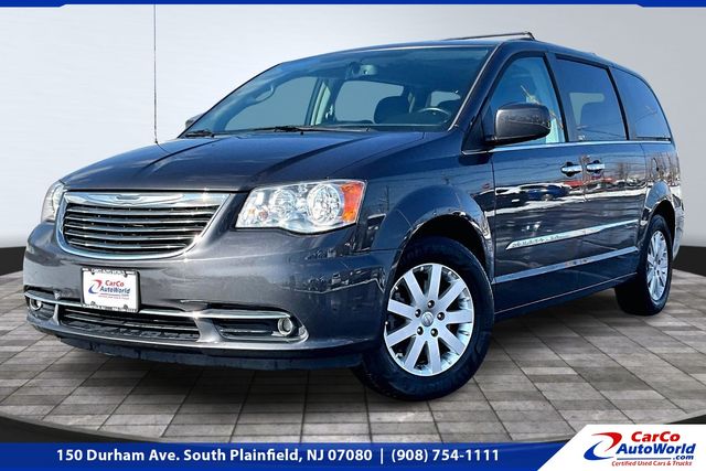 2016 Chrysler Town & Country Touring FWD