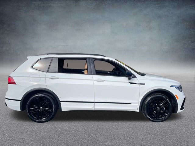 2022 Volkswagen Tiguan 2.0T SE R-Line Black 3