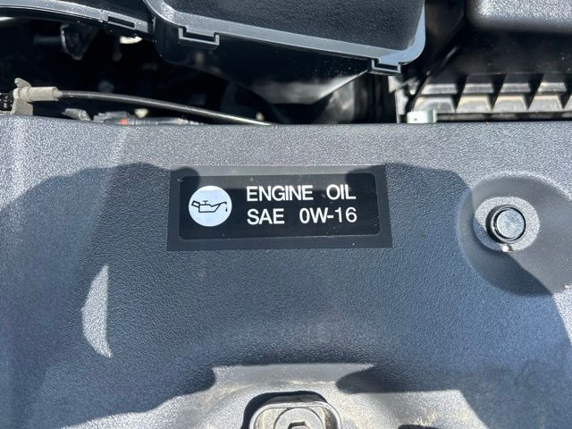 2024 Toyota RAV4 XLE - Photo 16