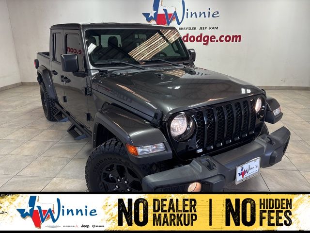 Gray (Granite Crystal Metallic Clearcoat) 2022 Jeep Gladiator Willys Crew Cab 4WD Pickup Truck Four-Wheel Drive 8-Speed Automatic